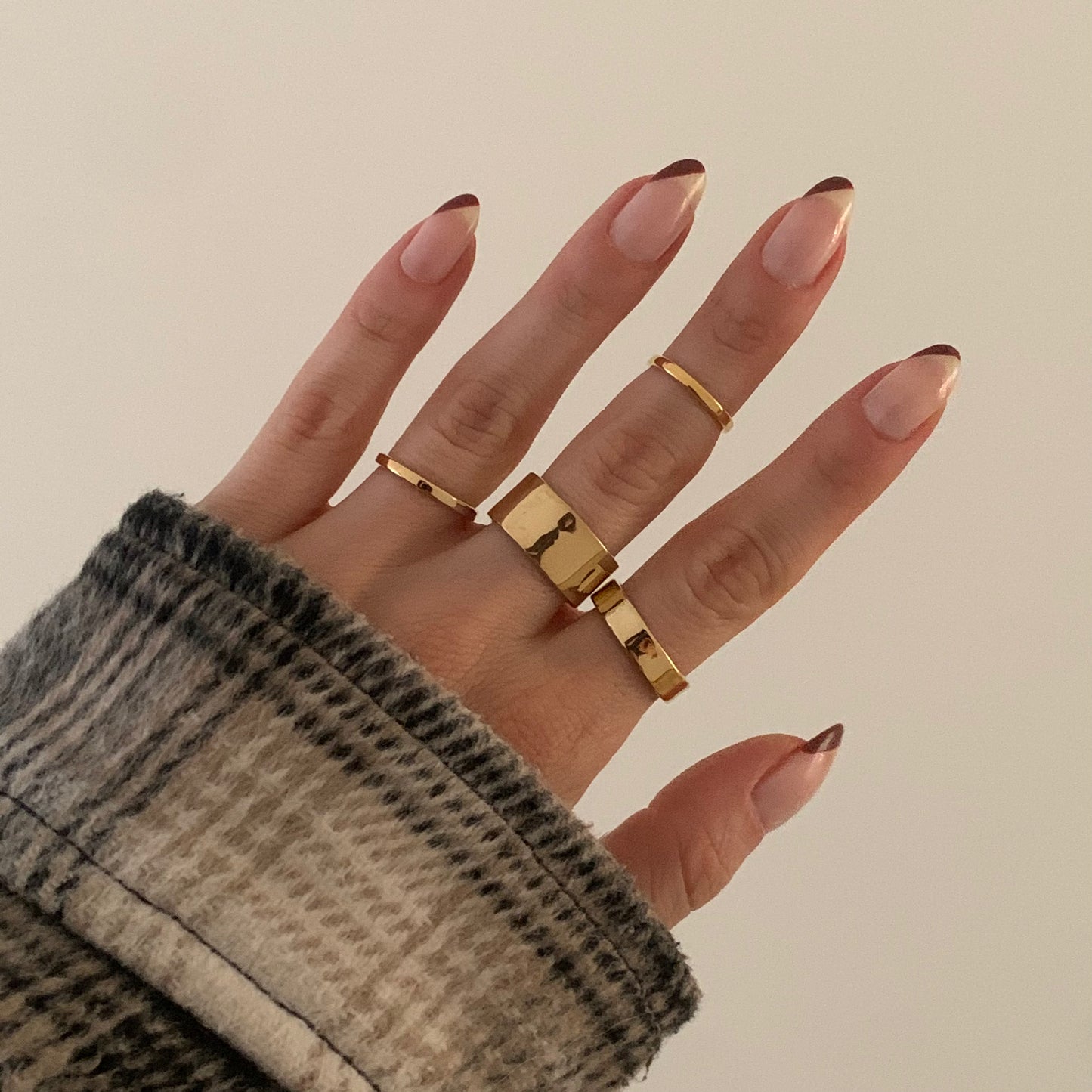 ANNE LIGHT RING