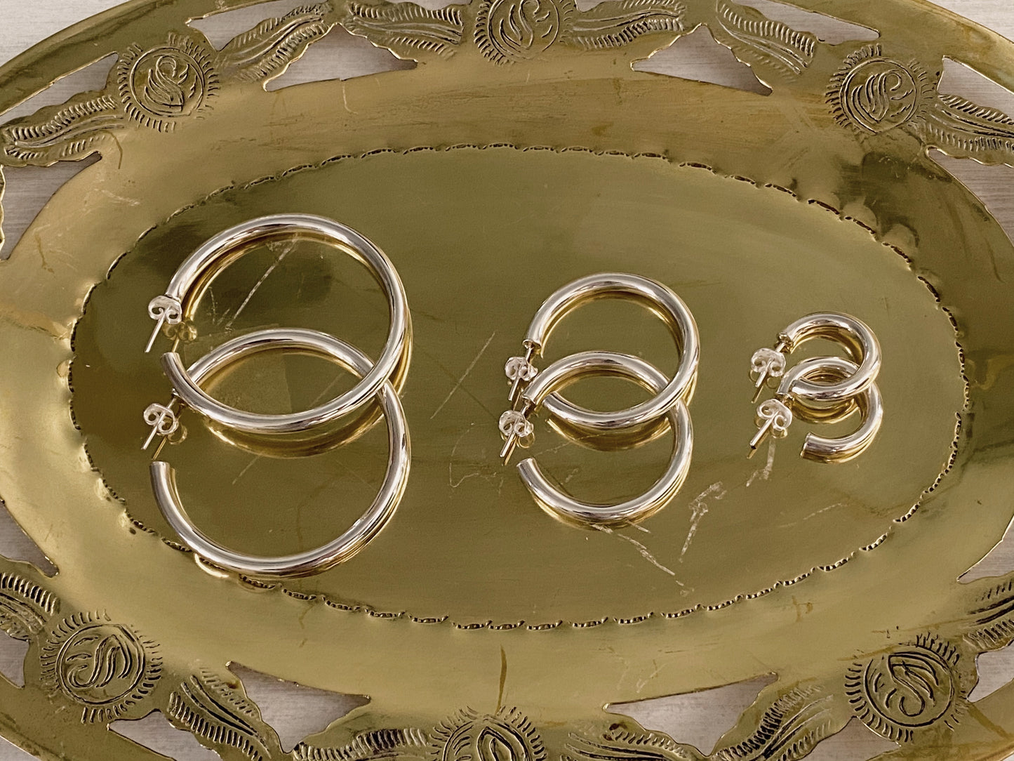 ANNE LIGHT HOOPS